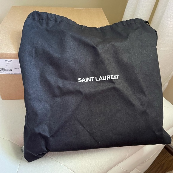 SAINT LAURENT QUILTED VANITY BAG - Picture 6 of 12